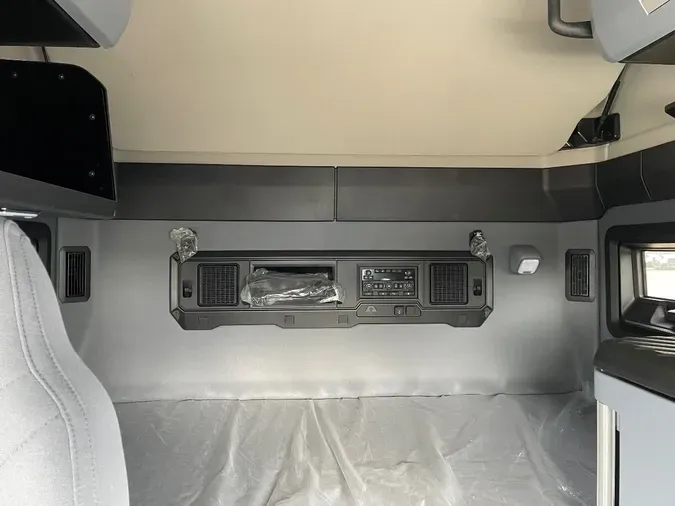 2026 MACK Pioneer 76" High Roof71246ac380d1cb497c14511a84c42f37