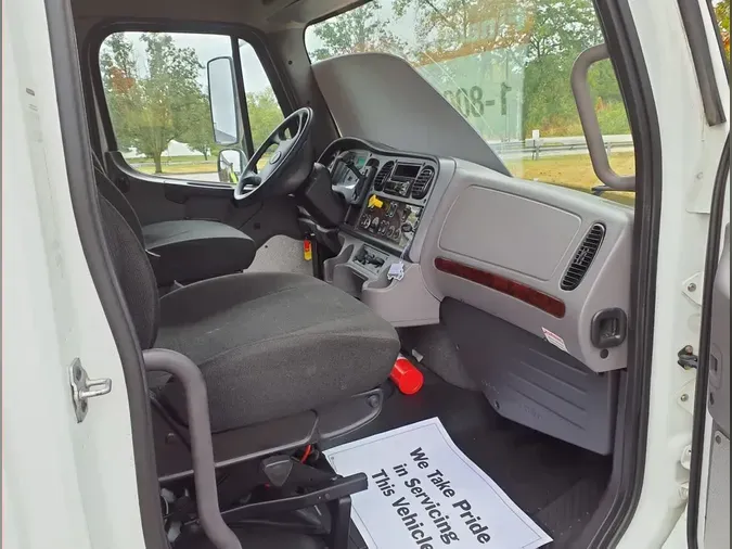 2018 FREIGHTLINER M2 106