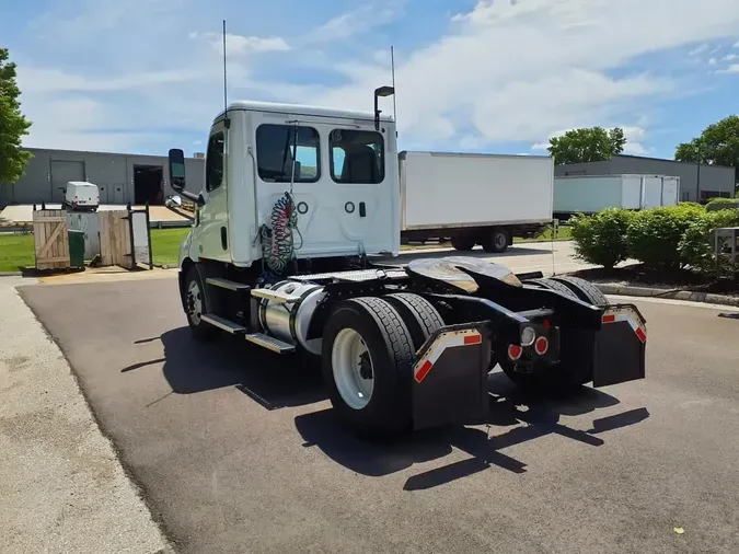 2020 FREIGHTLINER NEW CASCADIA 116