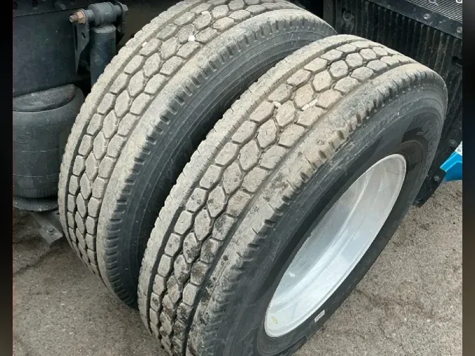 2021 VOLVO VNL64T760