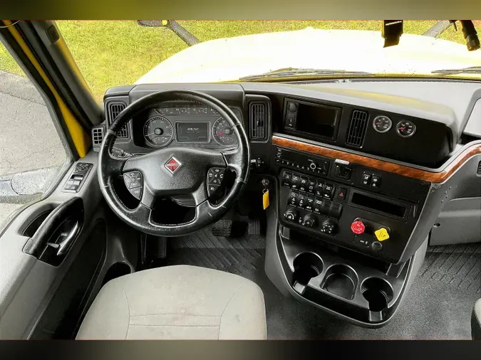 2021 INT LT625 6x4
