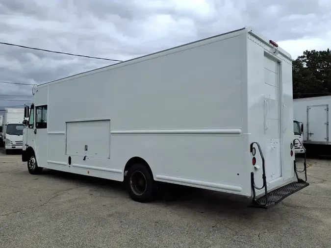 2017 FRTLR CUSTOM CHASSIS CORP MT-55 WALK-IN