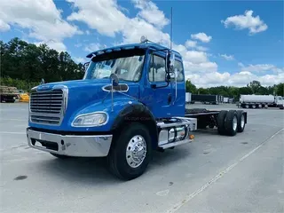 2012 FREIGHTLINER BUSINESS CLASS M2 112