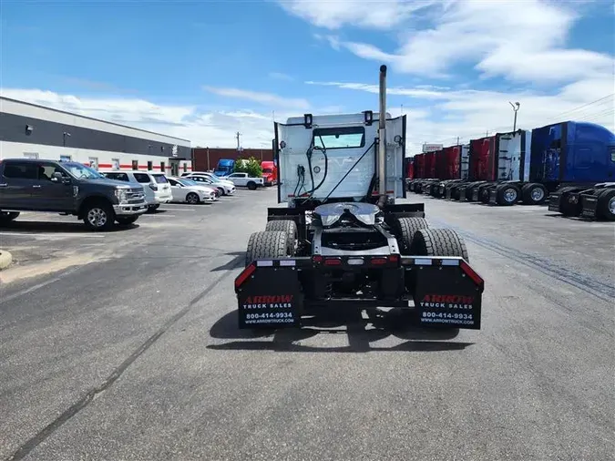2023 VOLVO VNR64T300713a070f9925eb57436b560060c28d08