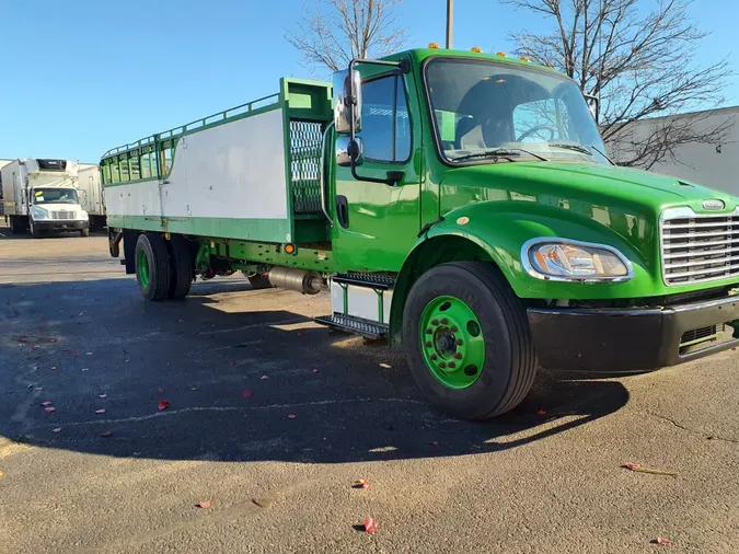 2013 FREIGHTLINER/MERCEDES M2 106