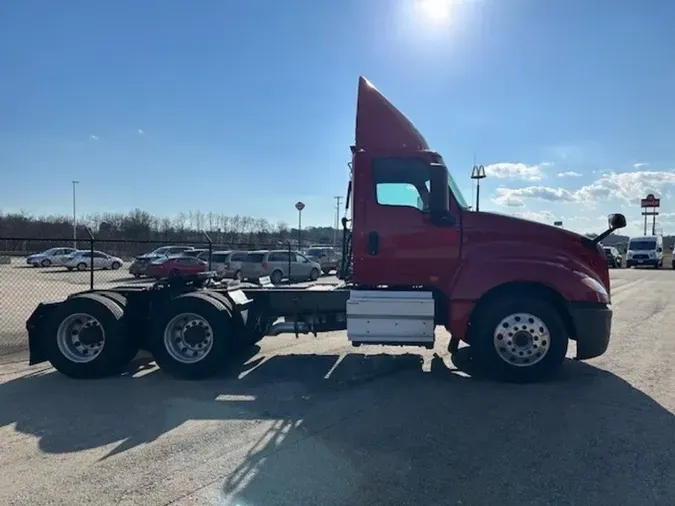 2018 International LT&reg; Series Day Cab