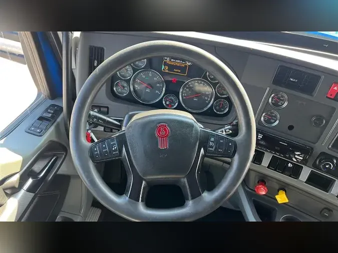 2021 KENWORTH T680713d97ae29a96b01285e7e093bdb4829