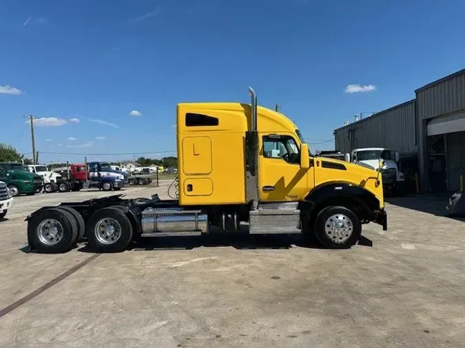 2019 KENWORTH T880