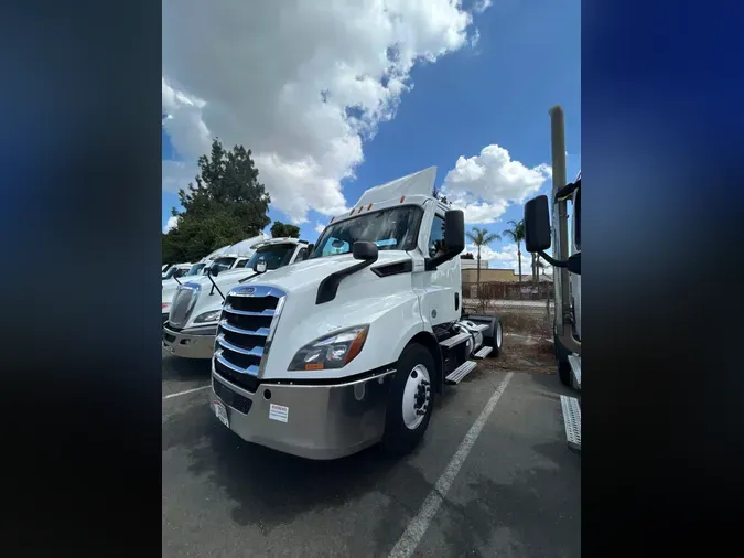 2020 FREIGHTLINER NEW CASCADIA 116