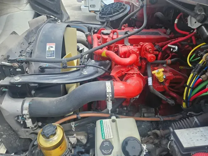 2018 FREIGHTLINER M2 106