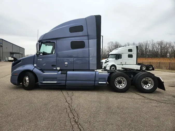 2024 VOLVO VNL64T760