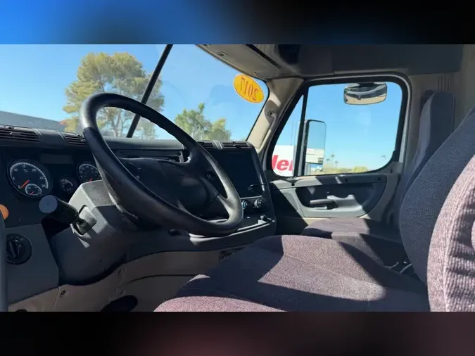 2017 FREIGHTLINER/MERCEDES CASCADIA 113