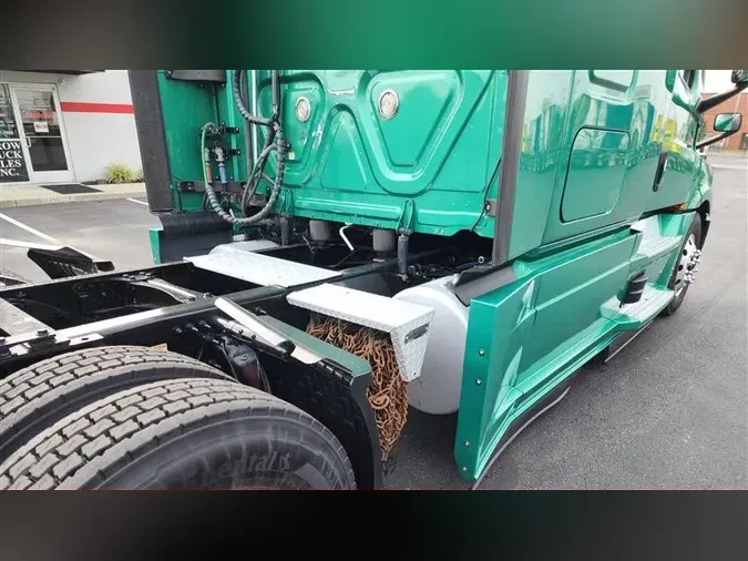 2020 FREIGHTLINER CA126