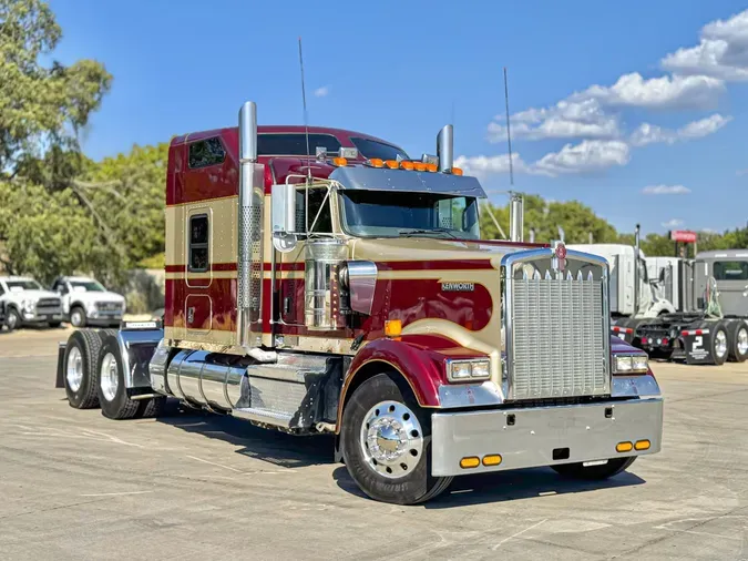 2021 KENWORTH W900L