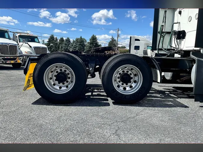 2022 INT LT625 6x4