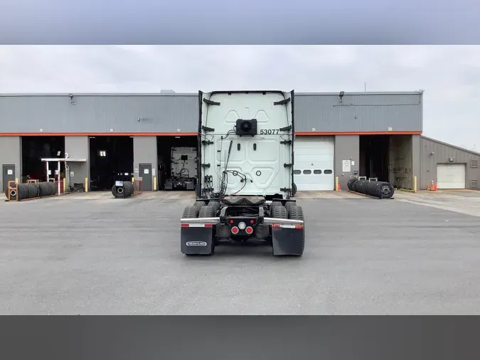 2022 Freightliner Cascadia 126