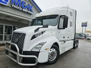 2021 VOLVO VNL64T760