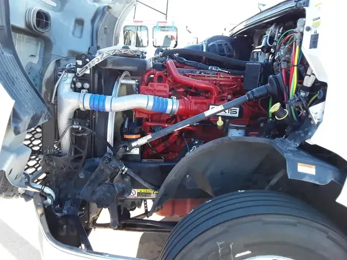 2019 VOLVO VNL64T-300