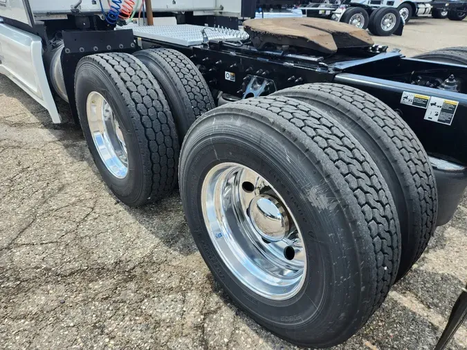 2023 PETERBILT 579