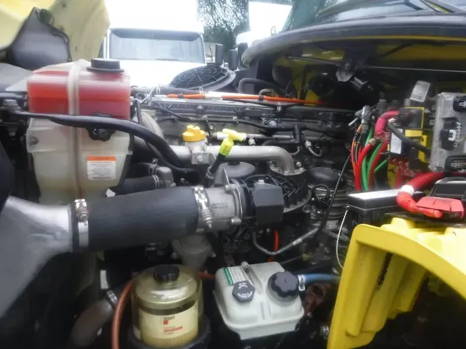 2019 FREIGHTLINER/MERCEDES M2-112