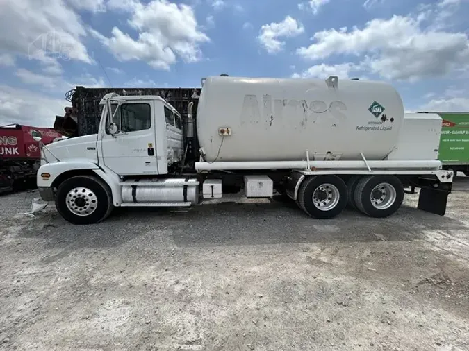 2003 FREIGHTLINER FLC112