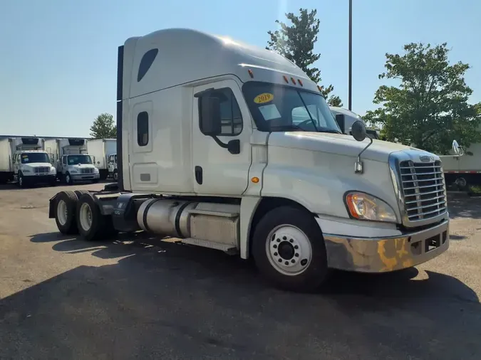 2019 FREIGHTLINER CASCADIA 125