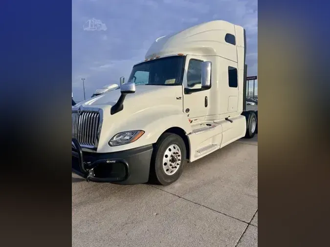 2022 INTERNATIONAL LT