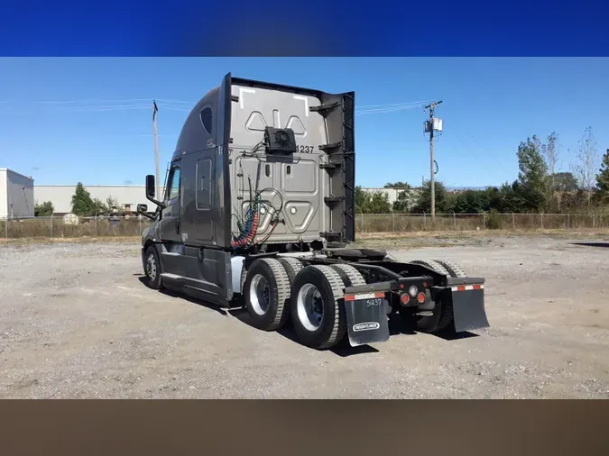 2021 Freightliner Cascadia 126