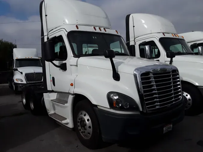 2019 FREIGHTLINER/MERCEDES CASCADIA 125