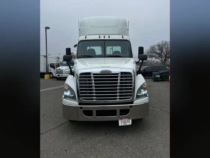 2019 FREIGHTLINER/MERCEDES CASCADIA 125