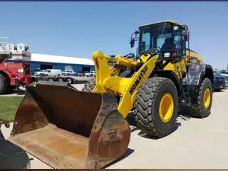2019 Komatsu WA320-8