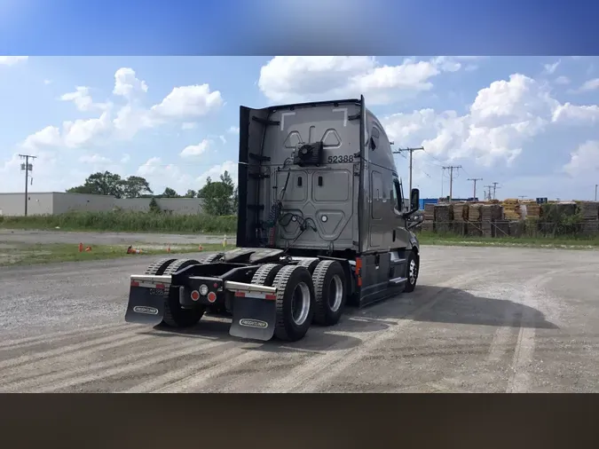 2022 Freightliner Cascadia 126