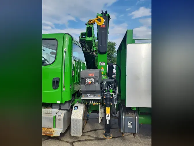 2019 FREIGHTLINER/MERCEDES M2 106