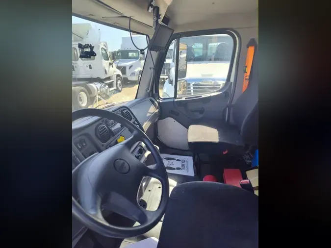 2019 FREIGHTLINER M2 106