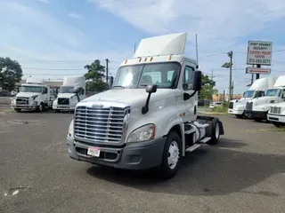2015 Freightliner M2 106