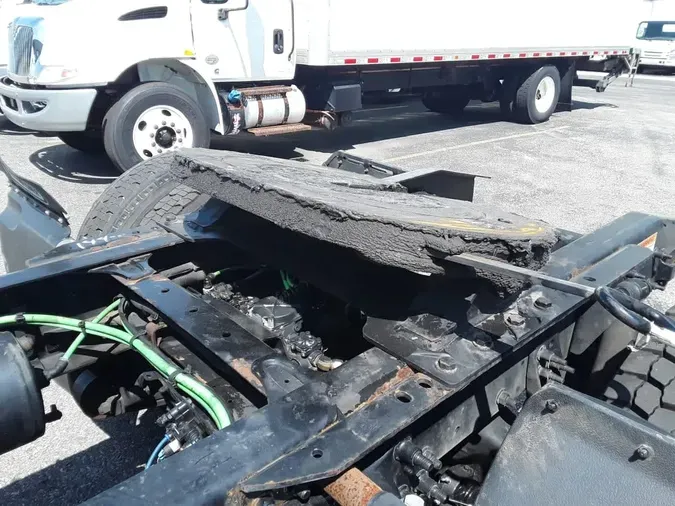2018 FREIGHTLINER M2 106