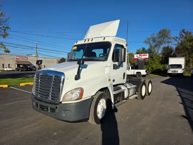 2016 FREIGHTLINER/MERCEDES CASCADIA 1257176459e38397fd60154ba3a765d443c
