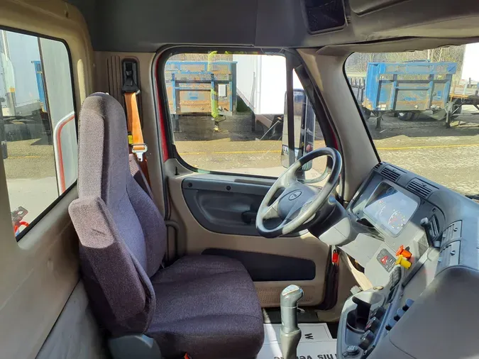 2014 FREIGHTLINER/MERCEDES CASCADIA 125