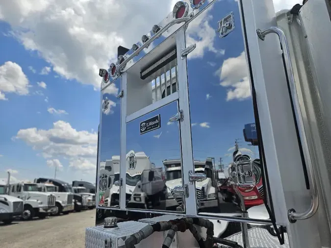 2018 WESTERN STAR 4900SA