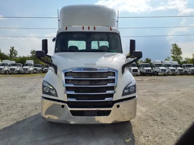 2020 FREIGHTLINER NEW CASCADIA 116