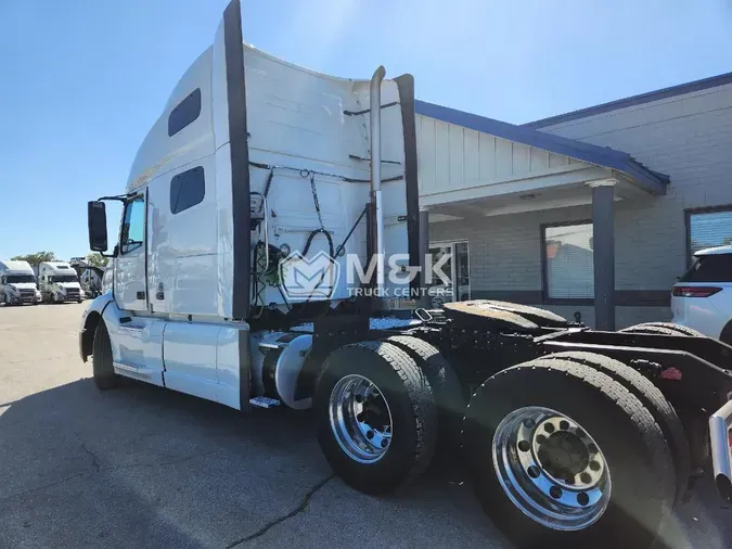 2021 VOLVO VNL64T760