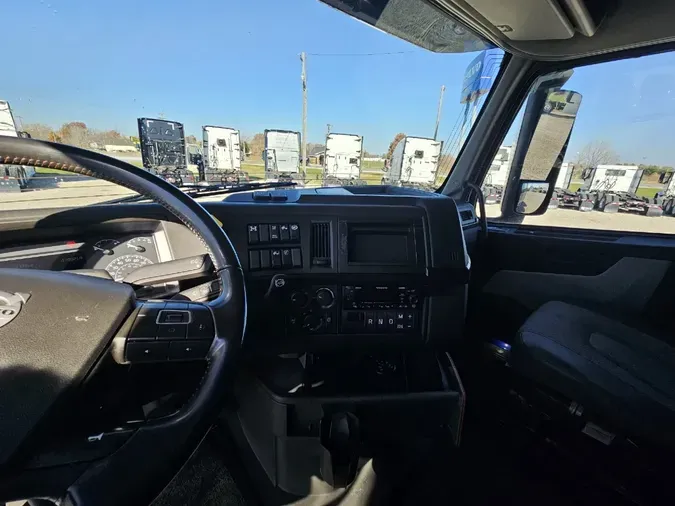 2023 VOLVO VNL64T740717e5c08ad981cdd27a6542ffb607351