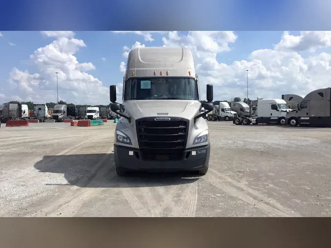 2022 Freightliner Cascadia 126