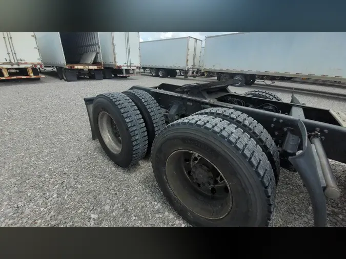 2019 Volvo VNL 740