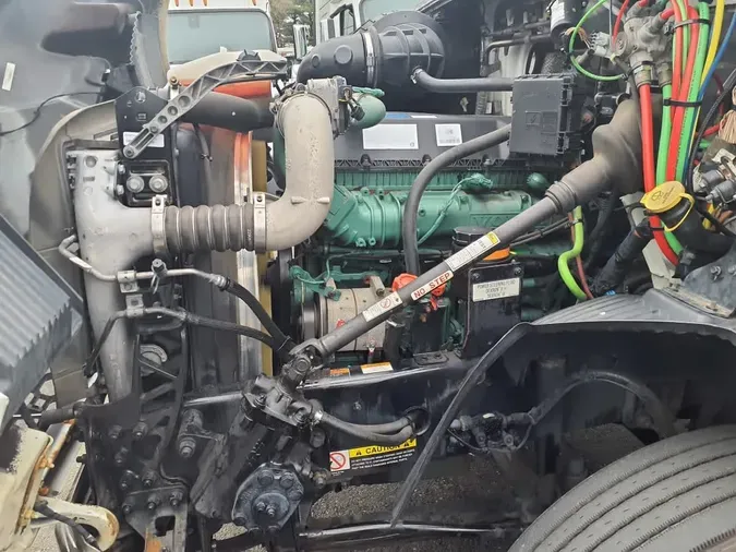 2019 VOLVO VNL718441e75188112ba7f09e75294c1c6e