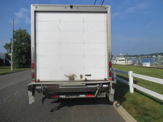 2017 ISUZU NPR-HD