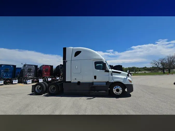 2022 Freightliner Cascadia 126