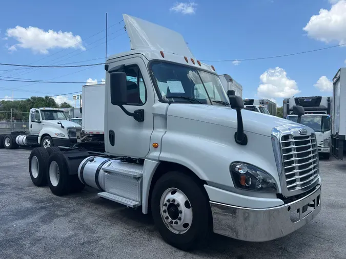 2019 FREIGHTLINER/MERCEDES CASCADIA 125