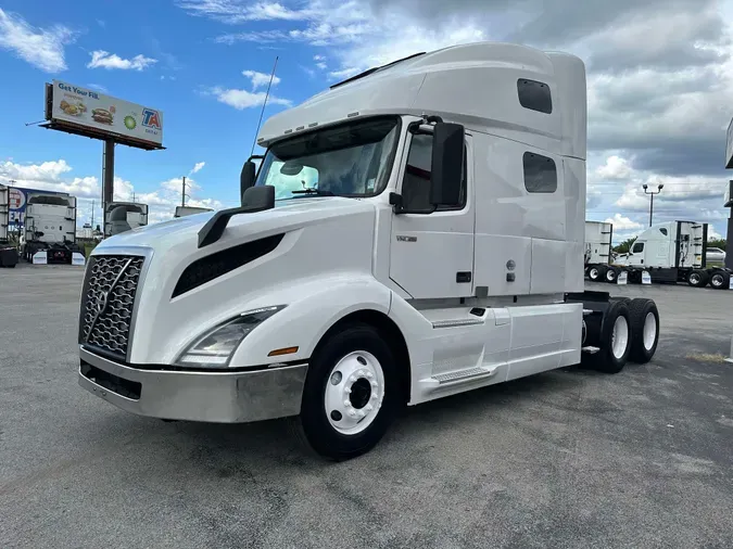 2020 VOLVO VNL64T760