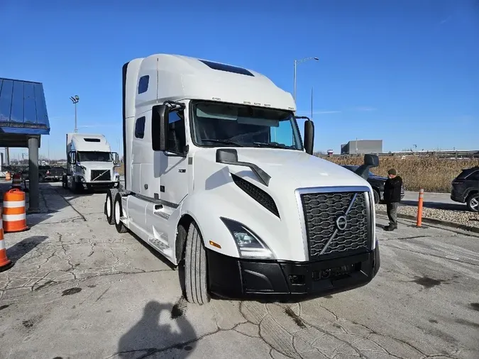 2020 VOLVO VNL64T760